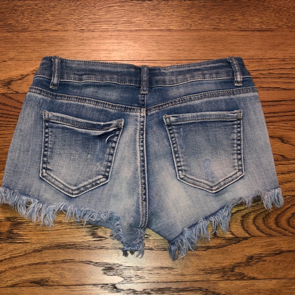 Shorts - Picture 2 of 3